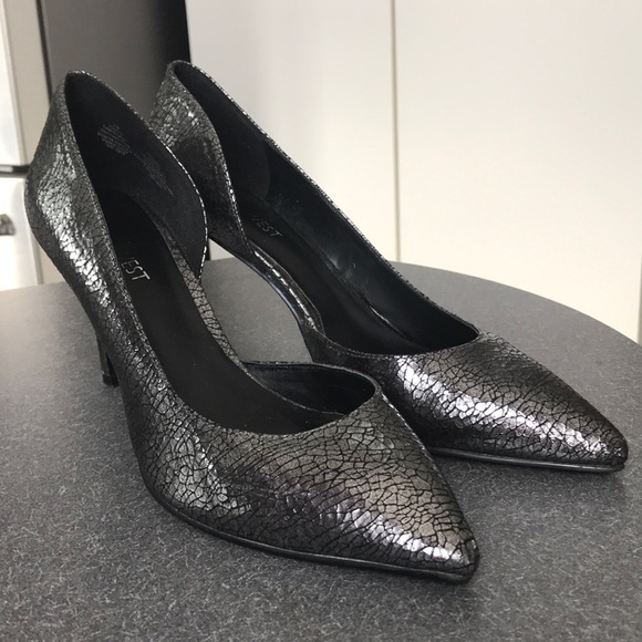 Nine West Point Toe Stefano Pumps - Picture 6 of 8